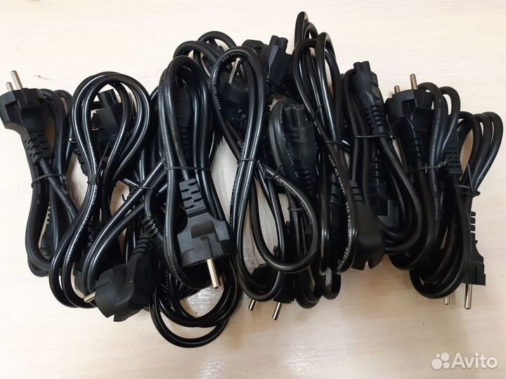 Кабель питания (сетевой шнур) 220В