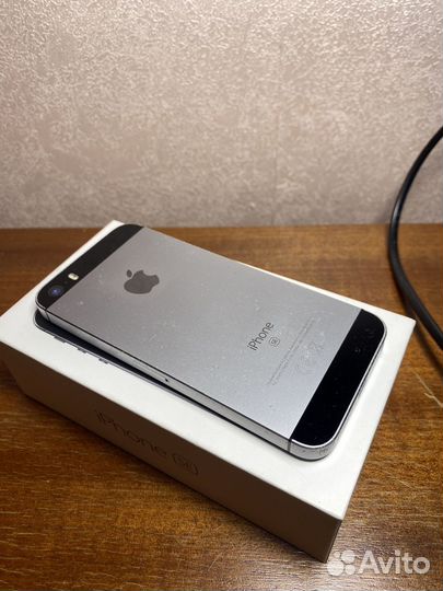 iPhone SE, 128 ГБ