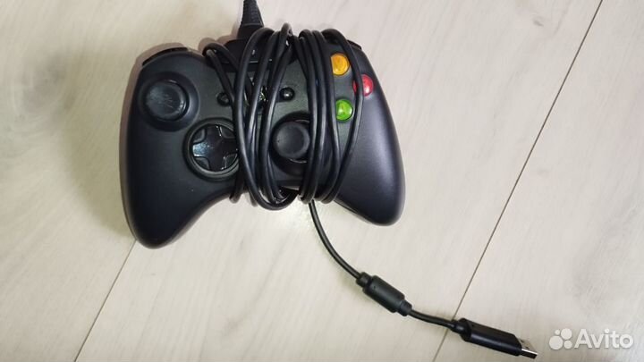 Xbox 360 с Kinect + 3 джойстика и Joy Ride