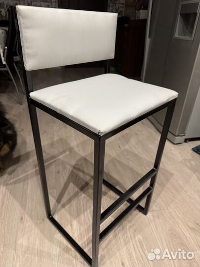 Стул высокий барный со спинкой