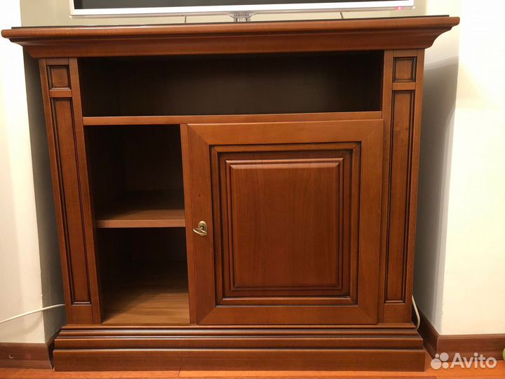 Тумба под телевизор