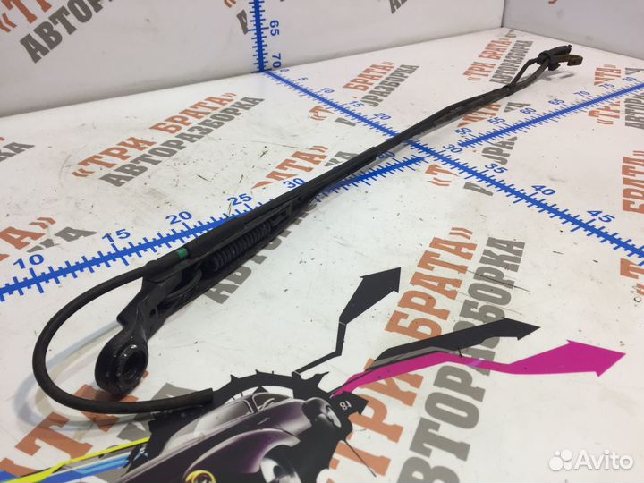 Мерседес Вито Держатель дворника правый Прав