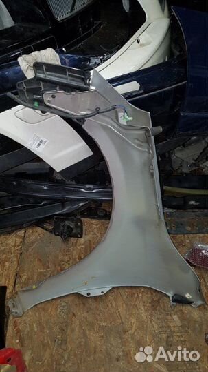 Крыло переднее правое Volvo S60 седан B4164T 2011