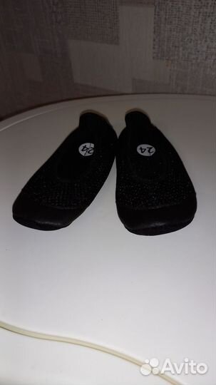 Новые чешки 24 размер в сетку,черные
