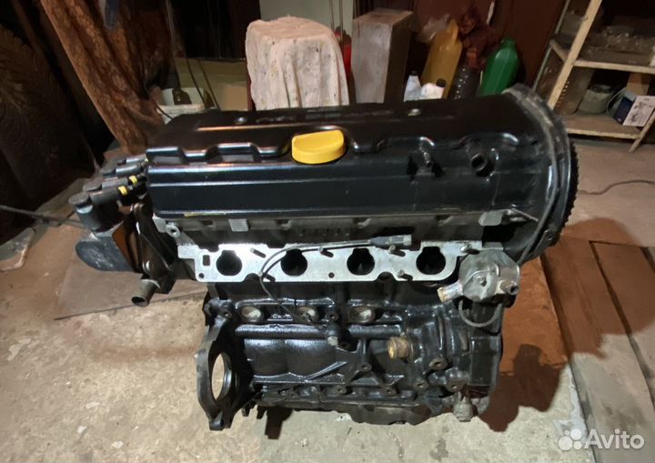 Двигатель C18SED