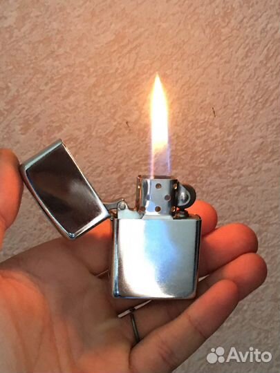 Зажигалка бензиновая