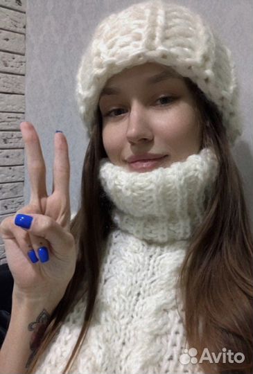 Комплект шапка и манишка зима шерсть