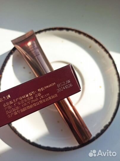 Скульптор Charlotte Tilbury, в доставке