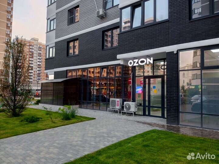 Сотрудник в пвз Озон