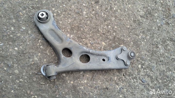 Рычаг подвески Peugeot 208, 2022