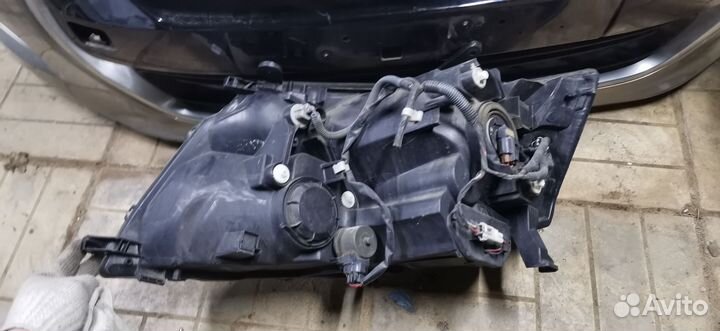 Фара правая Toyota Alphard ANH10W