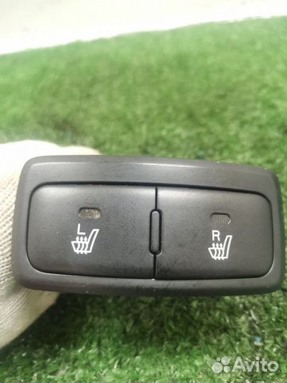 Кнопка обогрева сидений Kia Sportage 2 SUV 2.0