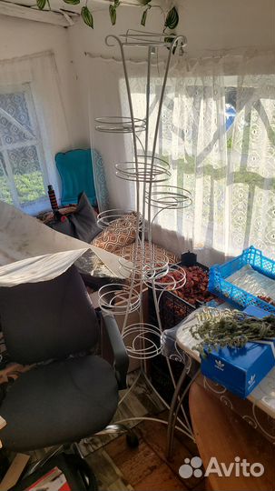 Подставка для цветов напольная металлическая