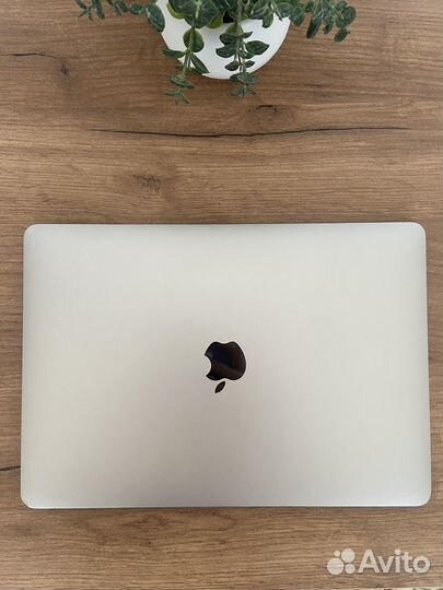 Macbook pro 13 2020 m1