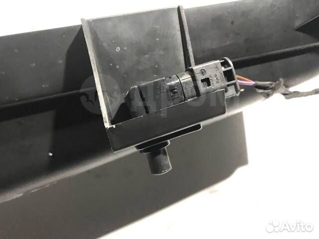 Крышка салонного фильтра правая BMW 5 E60