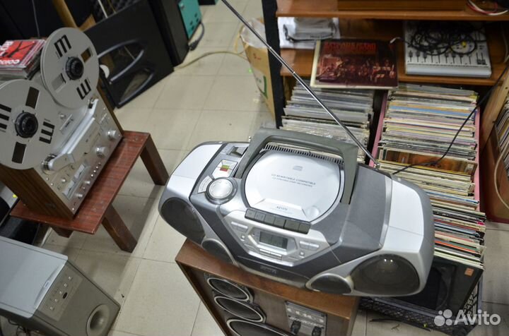 Магнитола Philips AZ1570