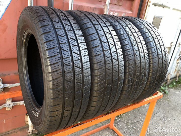 Pirelli Carrier Winter 215/65 R16C