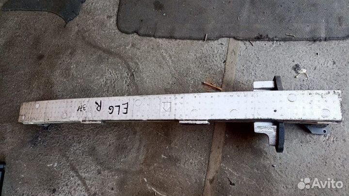 Жесткость бампера задний Nissan Elgrand PE52