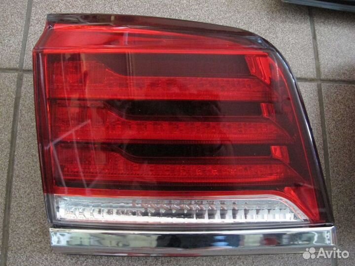 Lexus LX570 2012-2015 Стоп сигналы Штатные X7ZH6