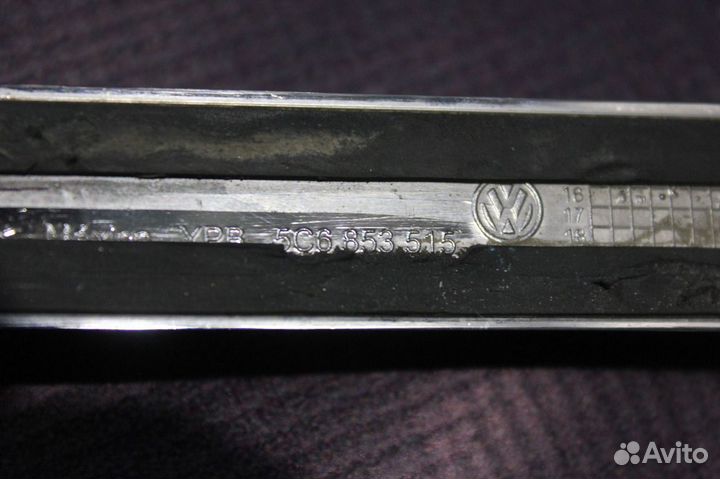 Молдинг двери передней левой-Wolkswagen Jetta 6