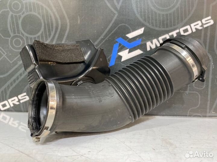 Патрубок воздушного фильтра Audi A6 C6 BDW 2005