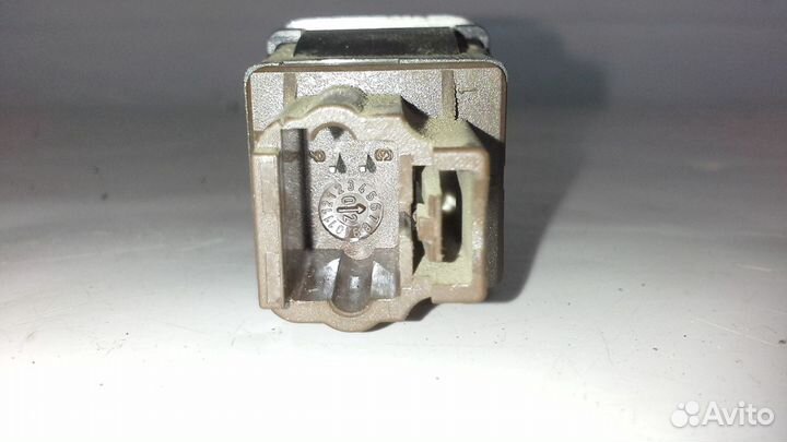 Замок выключения подушки безопасности Peugeot 206