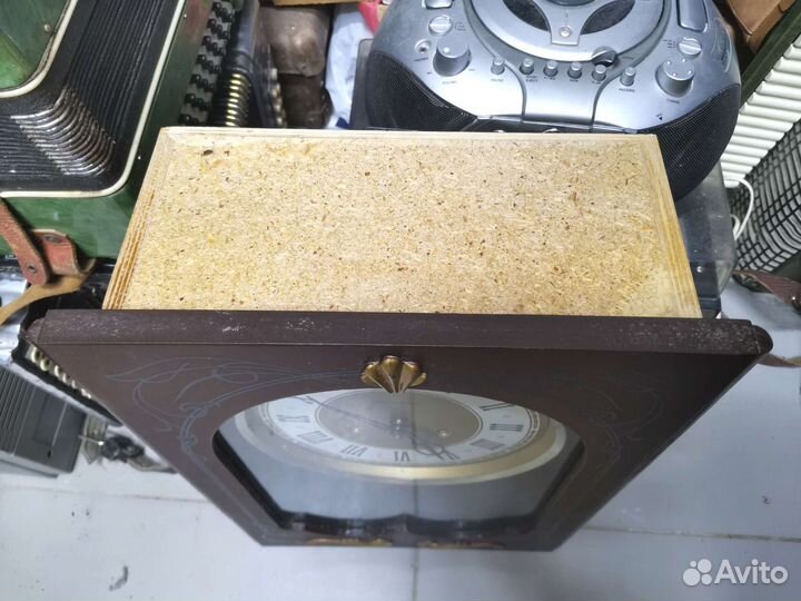 Часы Янтарь настенные с боем СССР