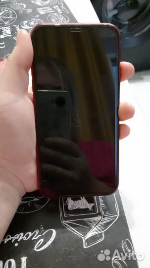 Телефон iPhone 11 64гб