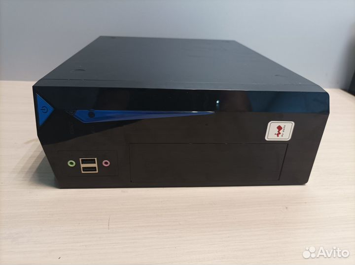 Мини компьютер celeron 4 ядра/4gb/SSD120gb 2016г