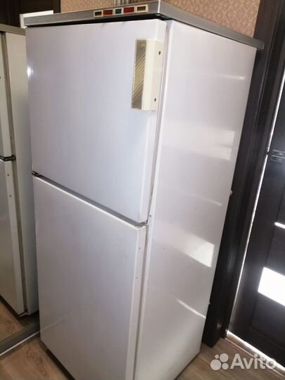 Продам холодильник на запчасти