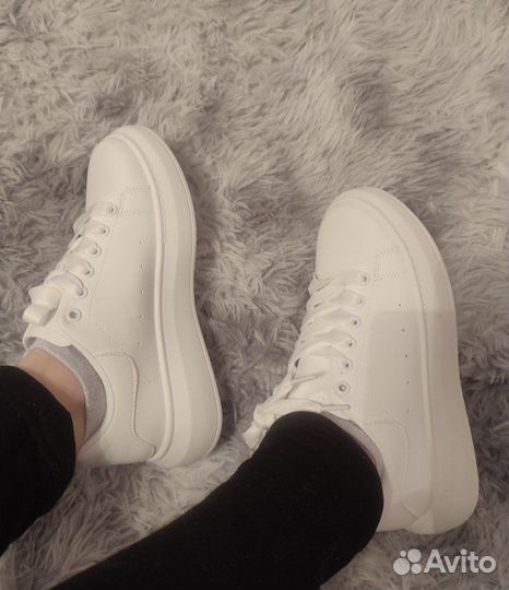Кроссовки женские 41 размер бу