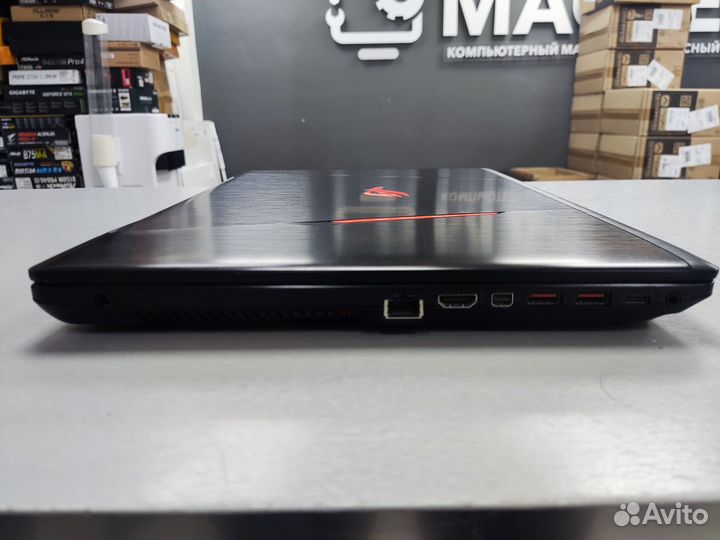 Игровой ноутбук Asus ROG i7-7770HQ/16GB/GTX 1050Ti