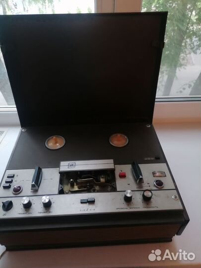 Катушечный магнитофон