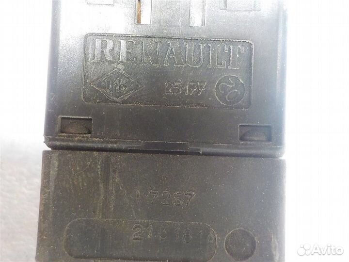 Кнопка аварийной сигнализации Renault Logan I 200