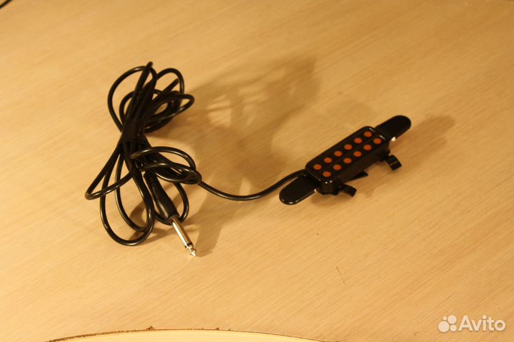 Съемный звукосниматель для акустической гитары