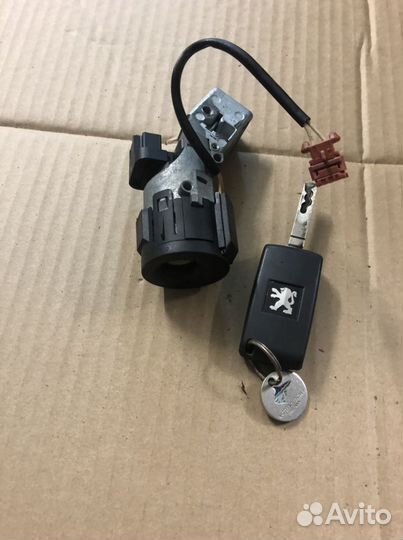 Замок зажигания Peugeot 407