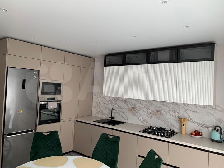 3-к. квартира, 98 м², 4/7 эт.