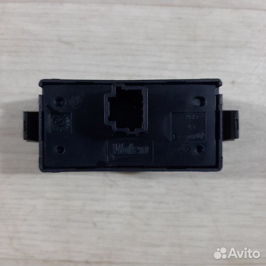 Кнопка аварийной сигнализации Renault Logan седан