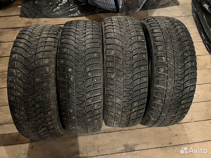 Michelin Latitude X-Ice North 3 215/60 R17 100T