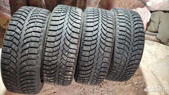 Bridgestone Blizzak Spike-01 205/55 R16 91T