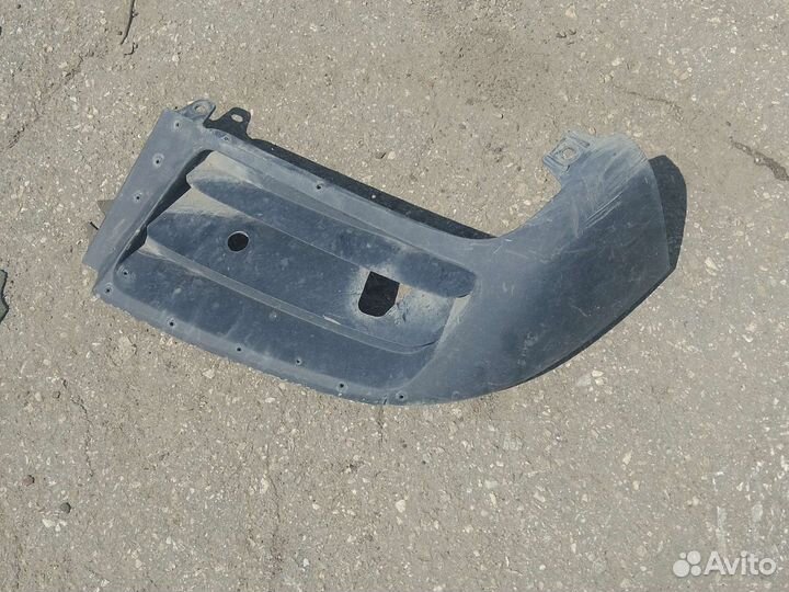 Накладка переднего бампера правая Lexus RX 3