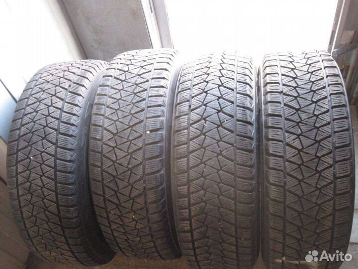 Bridgestone Blizzak DM-V2 225/65 R17