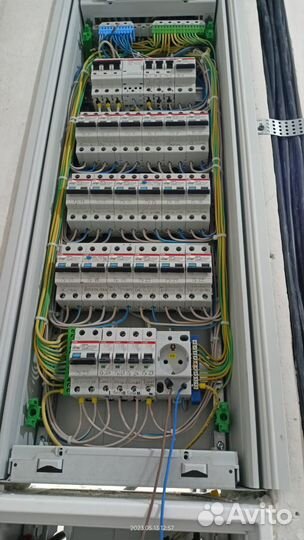 Электрик электромонтажник