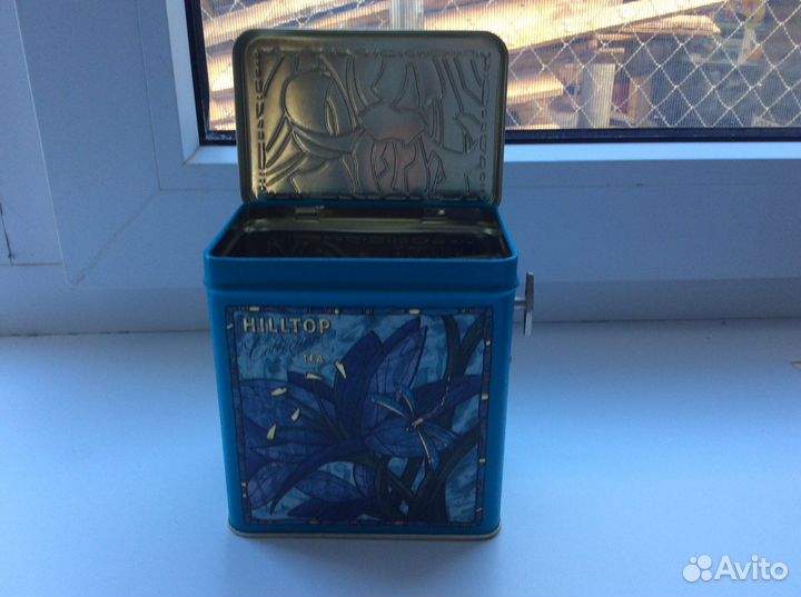 Музыкальная металическая шкатулка