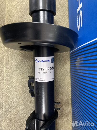 Амортизатор передний правый на Opel Vectra