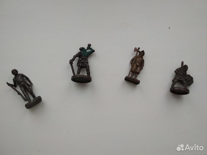 Фигурки солдатиков