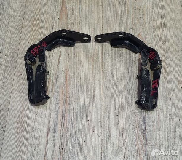 Петля крышки багажника Nissan X-trail T32 Лев, Пра