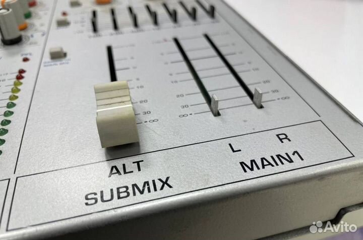 Микшерный пульт voice live 2408FX