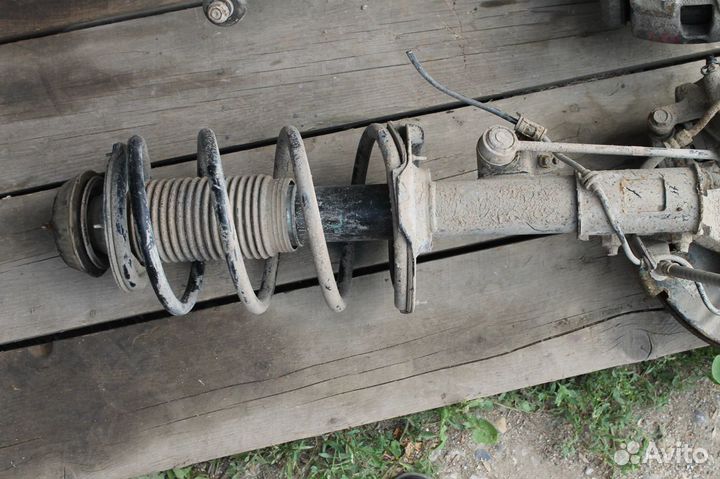 Hyundai i20 1.4 АКПП стойка левая,правая