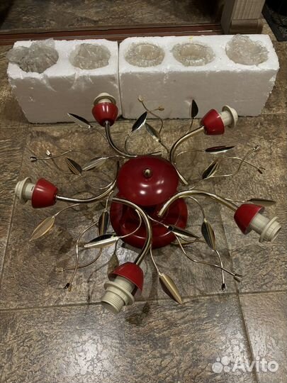 Люстра новая